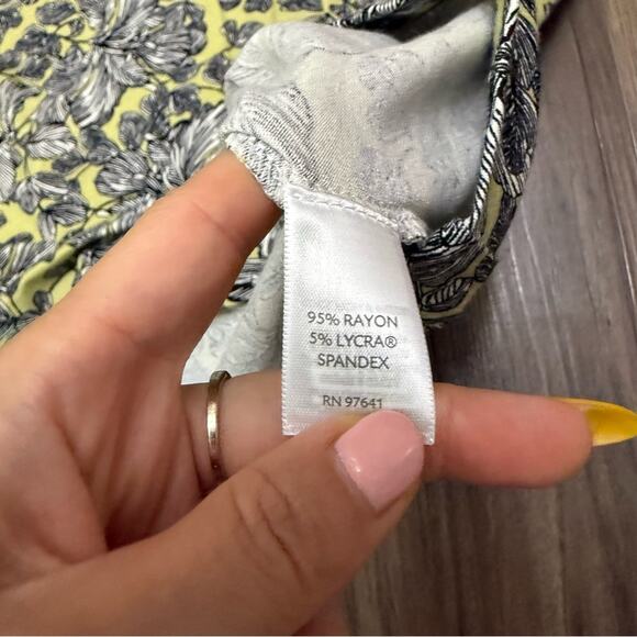 J. Jill wearable collection women sz L Green Graphic Blouse Relaxed l 3/4 sleeve - Picture 8 of 8